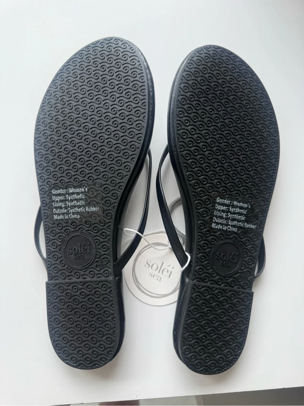 Solei Sea thong sandals black size 8 NWT - Picture 3 of 6
